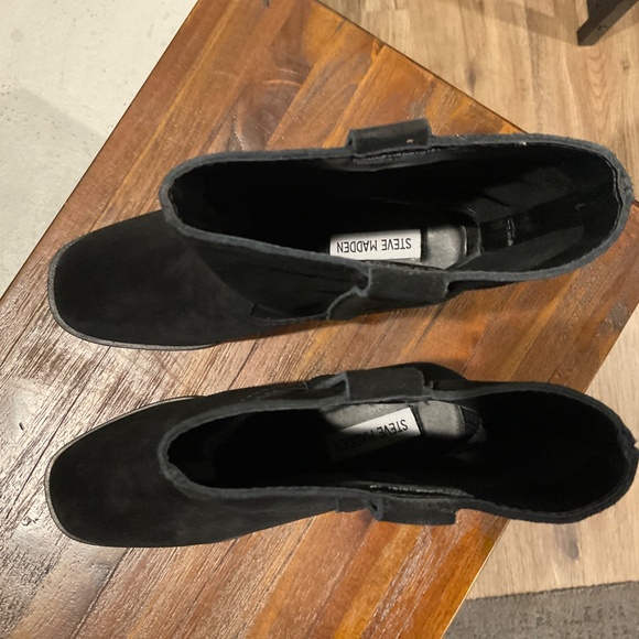 Steve Madden Romney Bootie Balck Suede size 7 - Picture 6 of 8
